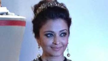 Aishwarya sizzles in Sabyasachi Black Saree at Cannes