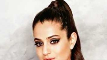Amisha Patel to play negative role in \'Shortcut Romeo\'