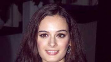 Evelyn Sharma to feature in lead role in \'Dannk\'