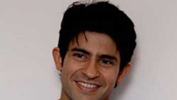 Hussain enters Bollywood with a suspense thriller