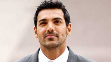 John Abraham rocks the \'Welcome Back\' dance floor