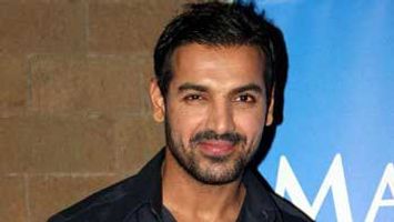 John Abraham\'s special song of 3 crore in \'Welcome Back\'