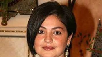 Pooja Bhatt is in pursuit of her Cabaret girl