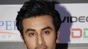 Ranbir Kapoor gorges on lamb shanks by cheating diet!