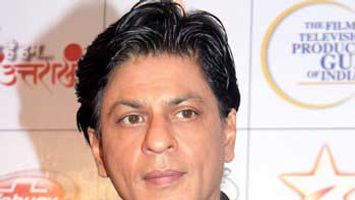 Shah Rukh Khan gets grand welcome from New Zealand\'s PM
