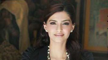 Sonam Kapoor starrer \'Khoobsurat\' remake to release on September 19