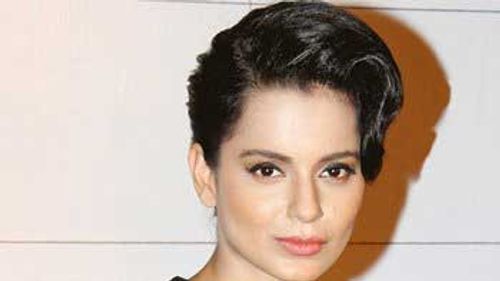 Kangana Ranaut turns dialogue writer for \'Queen\'