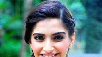 Sonam Kapoor\'s wardrobe on SALE!