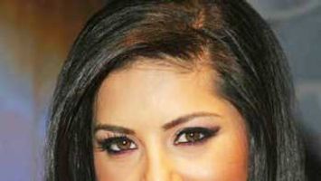 Sunny Leone bags double role in 'Mastizaade'