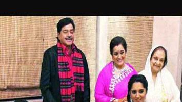 The Surprise House Visit of Sinhas' made Dilip Kumar and Saira Banu Emotional