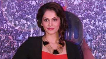 Isha Koppikar to star in 'Assee Nabbe Poore Sau'