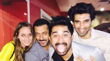 Salman Khan parties his heart out post 'Bigg Boss' finale
