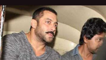 Salman Khan travels in auto rickshaw