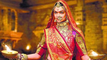 Deepika Padukone is an epitome of elegance & grace in the Ghoomar song!