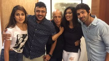 Mahesh Bhatt signs Rhea Chakraborty, Digangana Suryavanshi and Varun Mitra for his film, Jalebi!