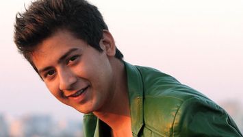 Paras Arora aka Vivaan quits the show 'Udann'!