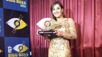 People’s favorite Shilpa Shinde takes home the trophy of Bigg Boss 11!