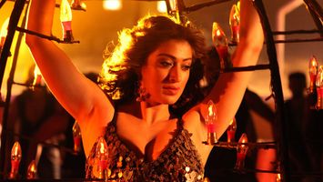 Raai Lakshmi’s erotica 'Julie 2' to also release in Telugu & Malayalam!