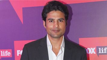 Rajeev Khandelwal in talks to host a celebrity talk show for Zee TV