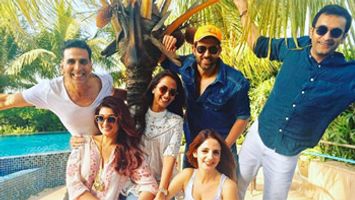 Spotted: Akshay Kumar and Hrithik Roshan chilling together