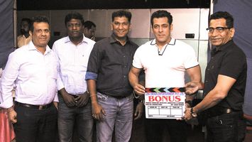 Superstar Salman Khan gives the mahurat clap for Marathi film ‘Bonus’!