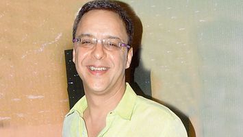 Vidhu Vinod Chopra is back to helm a Hindi film after 11 years; starts shooting his next in Kashmir!