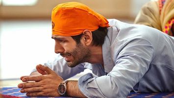 What is Kartik Aaryan pleading for?