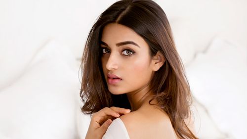 Nidhhi Agerwal’s song “Shake Karaan” clocks 50 million digital views!