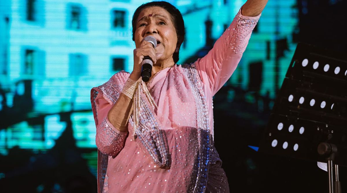 Asha Bhosle Regales the Audience at Morya Entertainment’s Concert