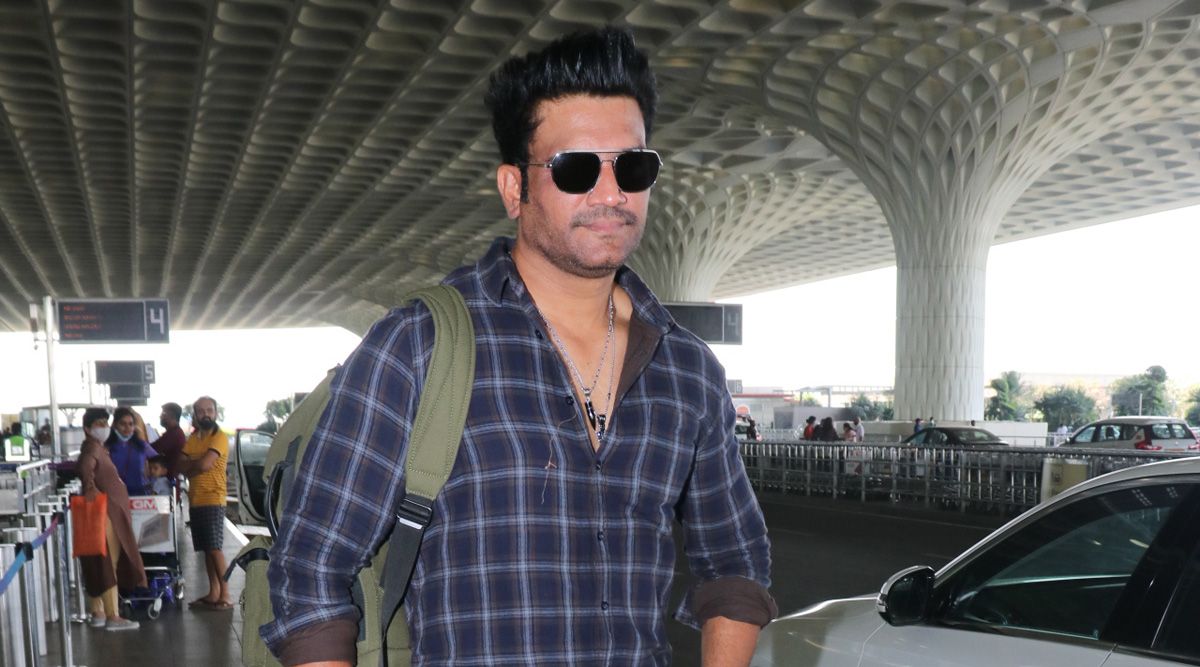 Sharad Kelkar, known for delivering powerful performances in shows and films, spotted at the airport!