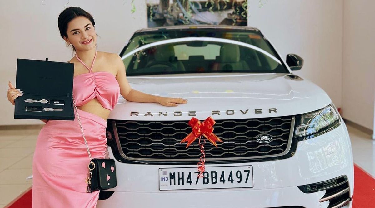 20 year old Avneet Kaur buys herself a white Range Rover worth Rs. 80 lakhs!