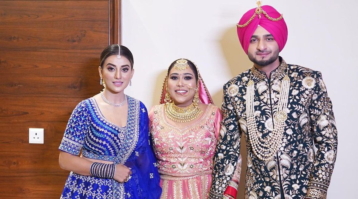 Akshara Singh shares a lovely picture with the newly weds Afsana Khan and Saajz