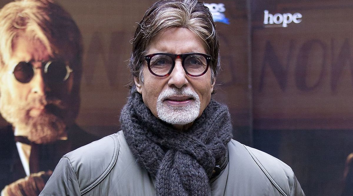 Amitabh Bachchan OVERWHELMED With Emotion As He Witnesses A Little Girl Selling Flowers At A Rainy Traffic Signal!