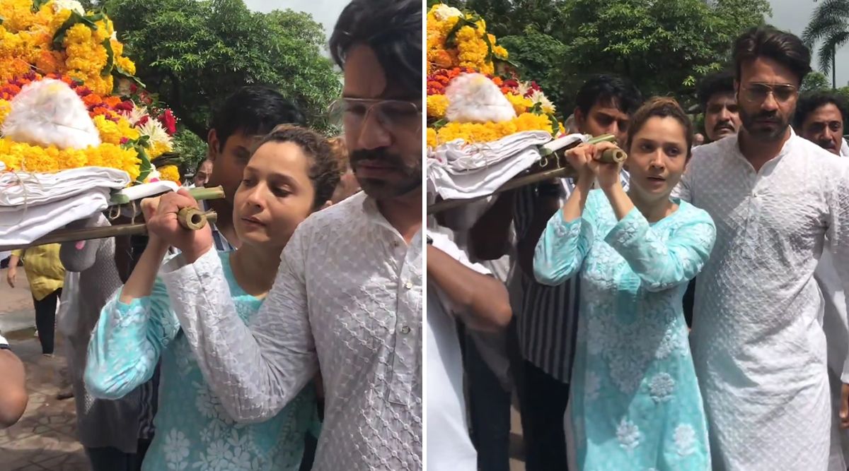 Sad! Ankita Lokhande HOLDS Bier Of Her Late Father At The Funeral Rites Accompanied By Her Husband Vicky Jain (Watch Video)