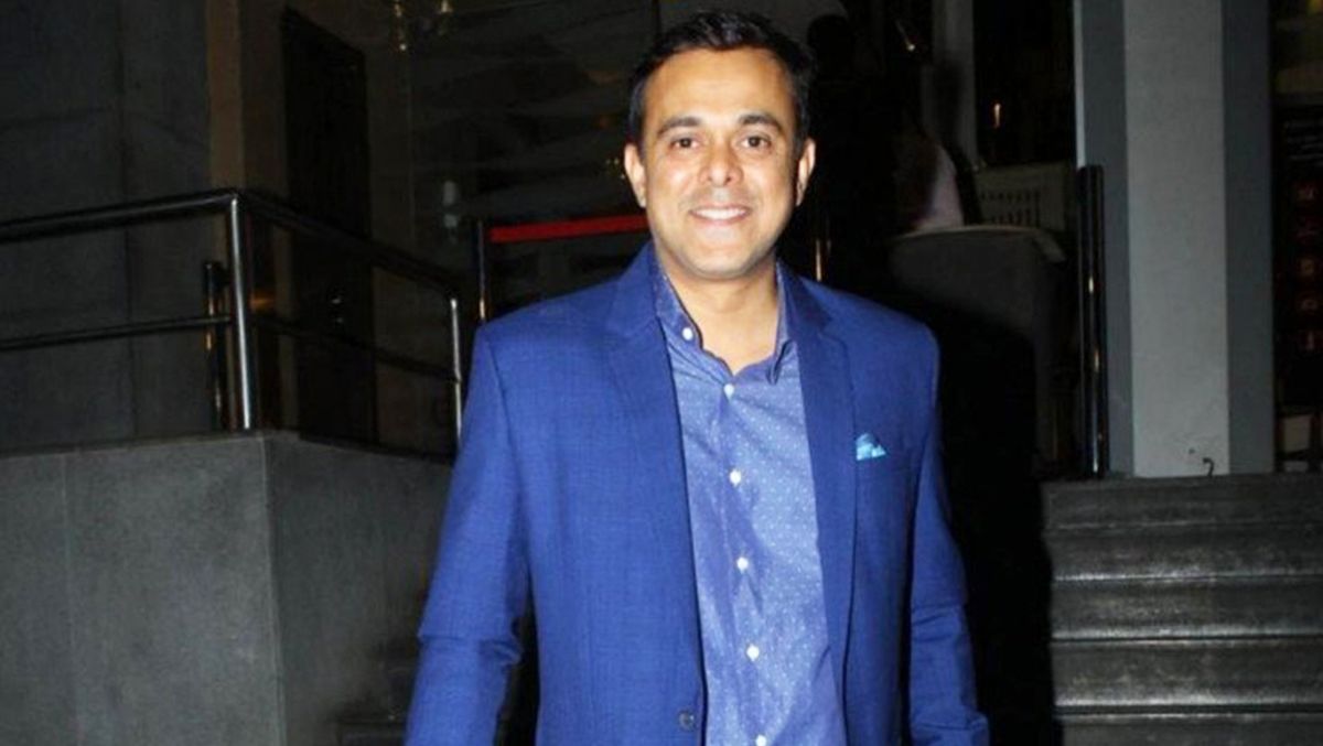 Sumeet Raghavan Celebrates His Birthday With The Team Of Wagle Ki Duniya!