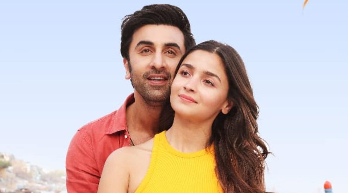 As fans surround Ranbir Kapoor during the Brahmastra screening, Alia Bhatt says, ‘Pyaar se bada koi astra nahi’