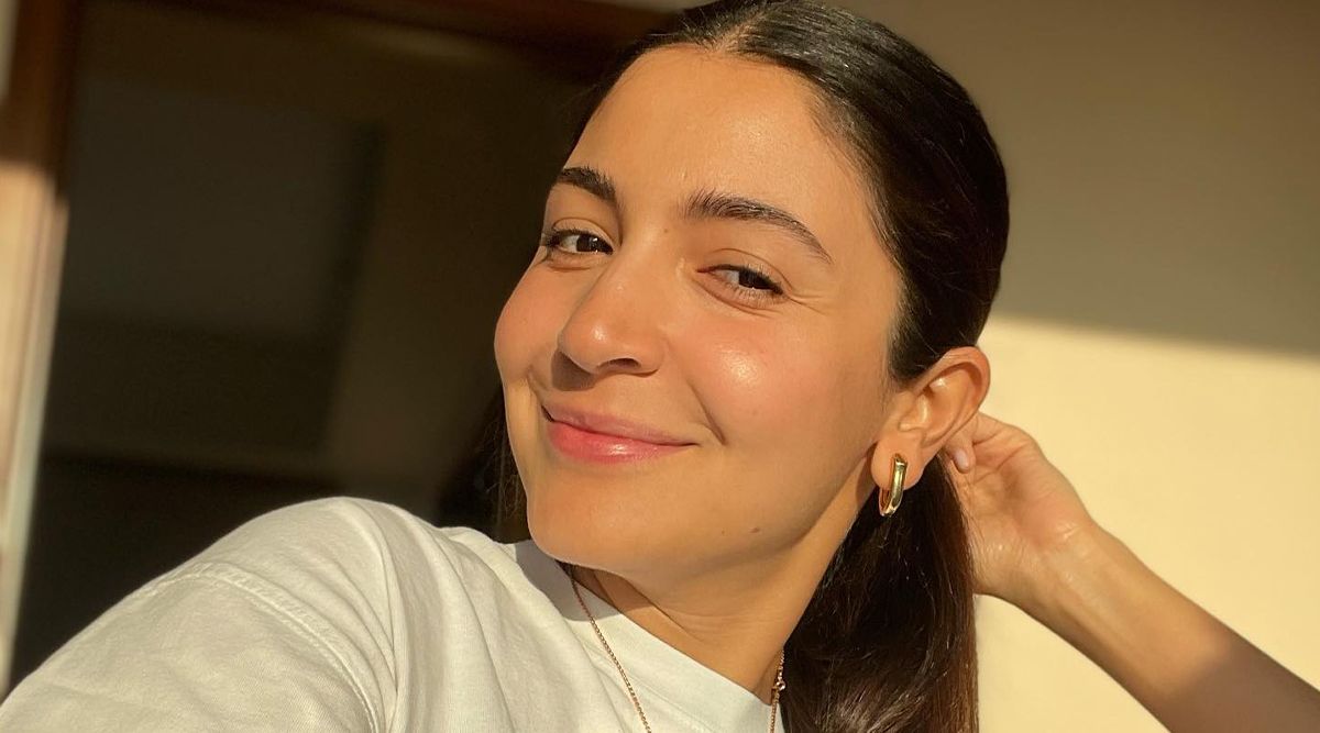 Anushka Sharma wishes her fans a good morning as she uploads a GLOWING selfie; Totally brightening our day!