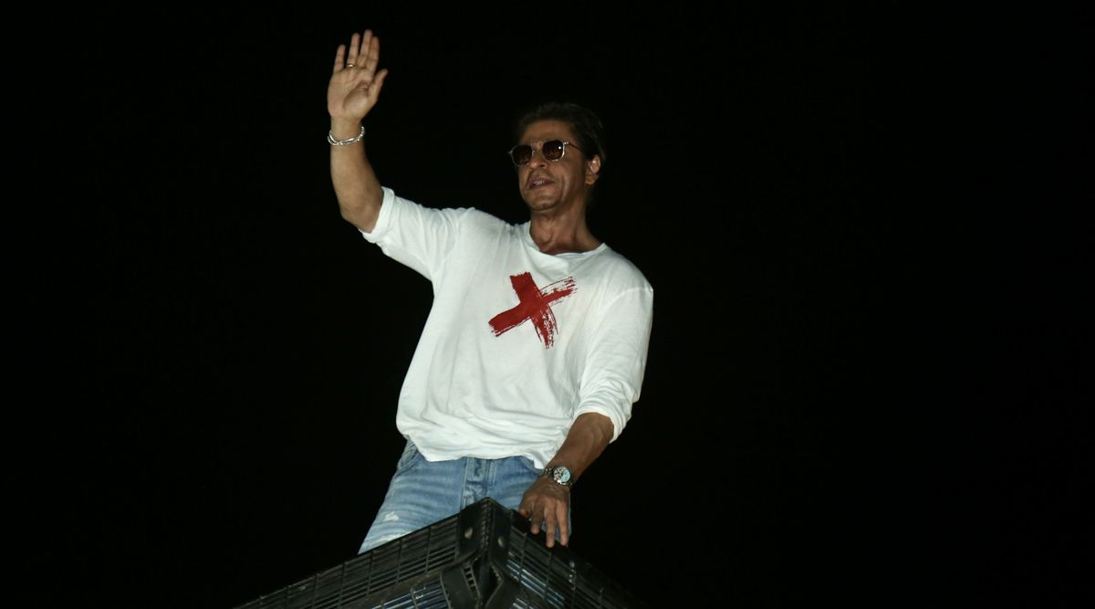 Shah Rukh Khan Waves Hand For Fans At 58th Birthday
