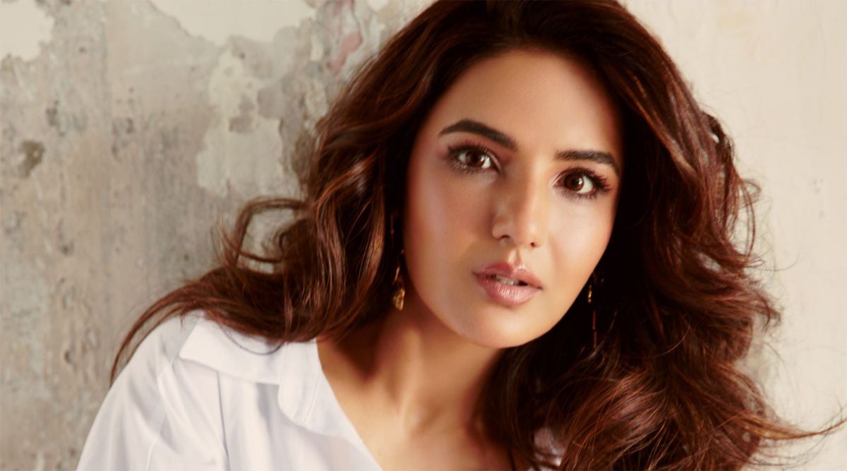 Jasmin Bhasin Keen On Making Her Bollywood DEBUT; Shares 'I've been working hard, giving auditions'