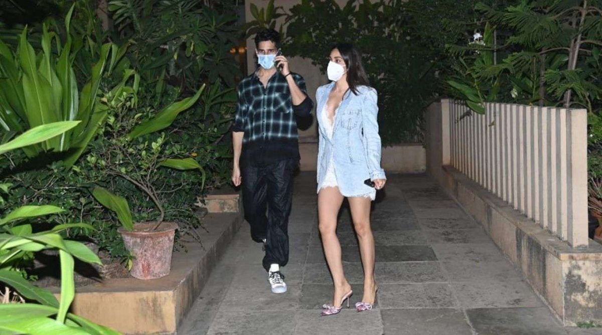 Rumoured lovebirds Sidharth Malhotra-Kiara Advani attend Shahid Kapoor's birthday bash