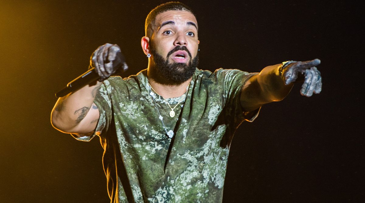 Shocking! Now The Canadian Singer-Rapper Drake Gets An Object Hurled At Him During The Concert In Chicago