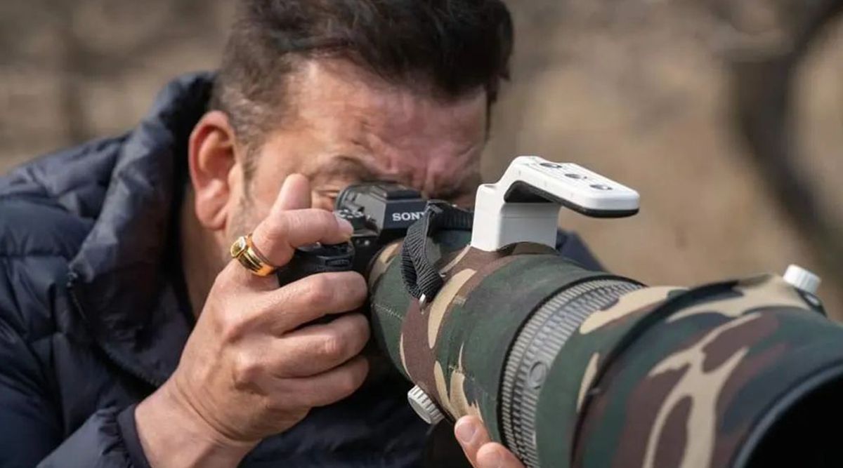 Bollywood actor Sanjay Dutt shares his picture, CLICKING a leopard; Know More!