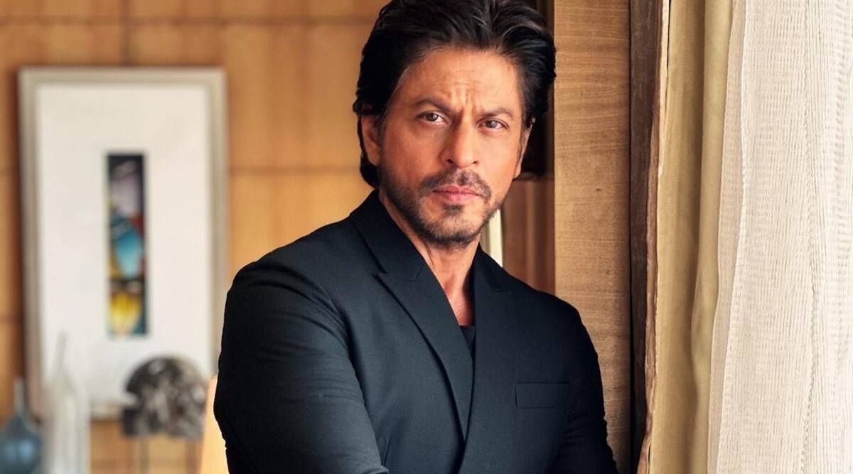 HILARIOUS: Shah Rukh Khan's SAVAGE REPLIES Are Sure To Leave You In Splits! (Watch Video)
