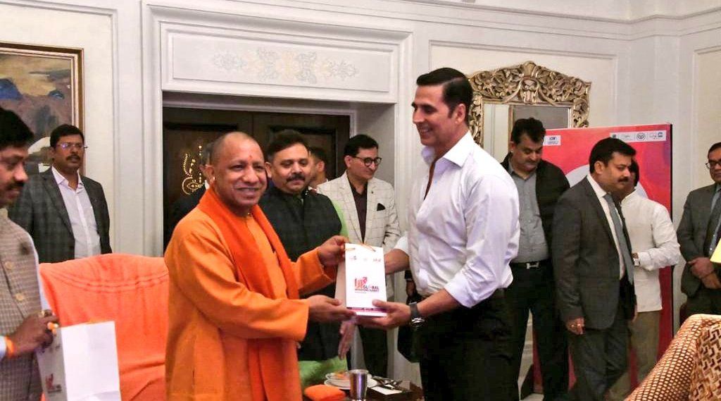 Bollywood’s Khiladi Akshay Kumar meets the Chief Minister Yogi Adityanath brief him about Ram Setu; Info inside!