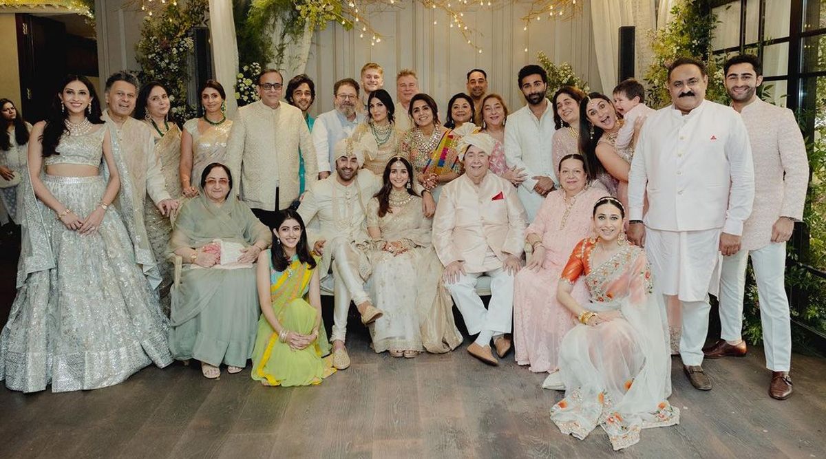 Watch out for Kareena Kapoor and Jeh in this perfect family picture with newlyweds Ranbir & Alia