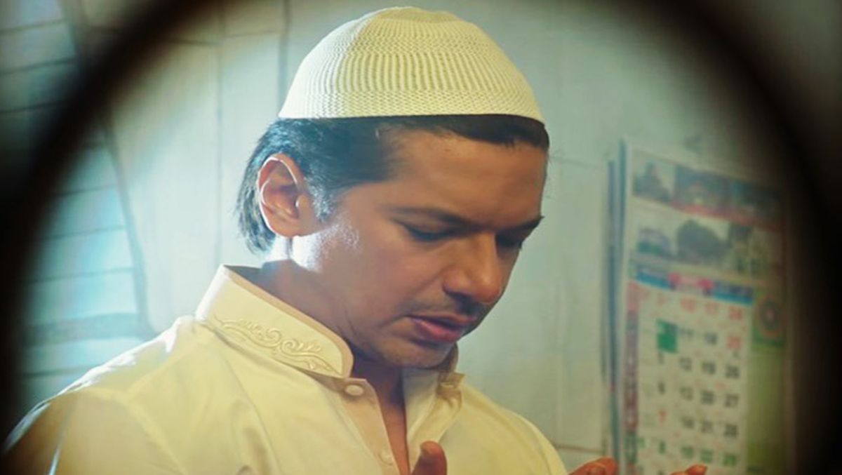 Shaan Poses Wearing A Skull Cap On Eid; Faces Immense BACKLASH From Netizens (View Post)