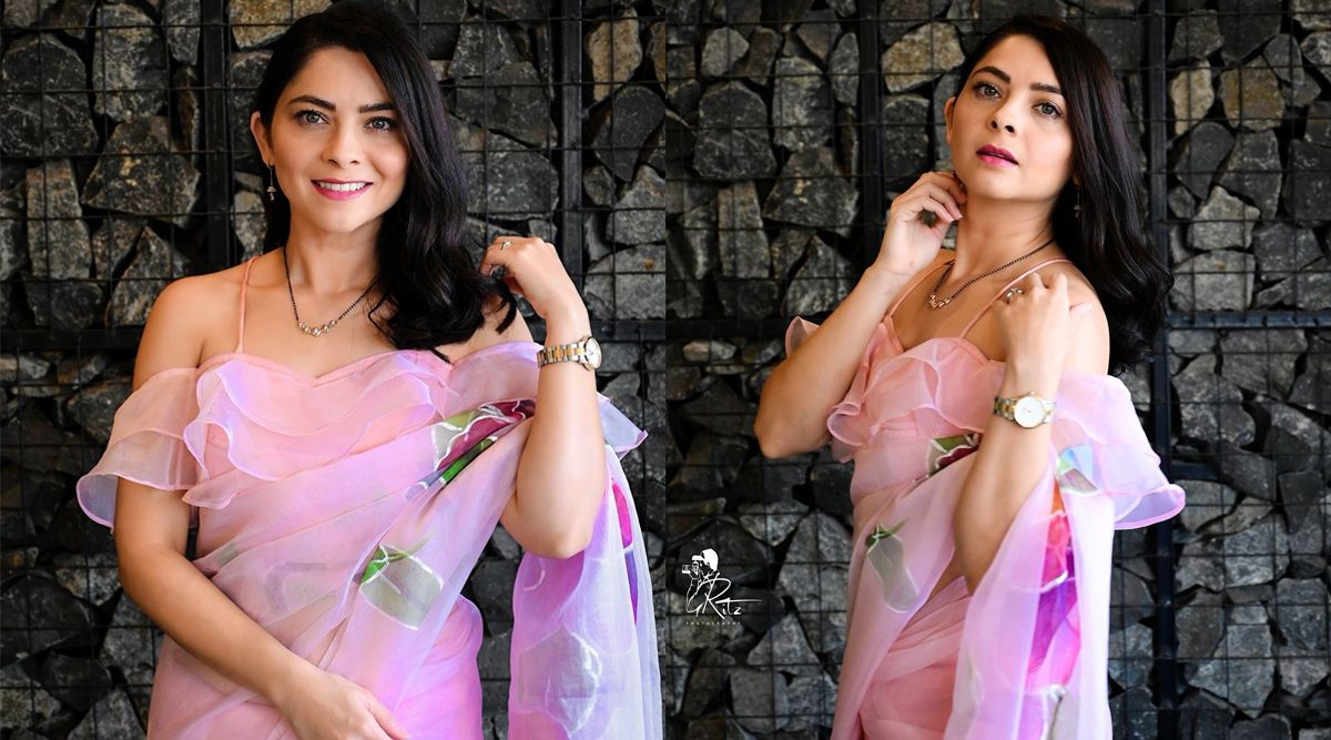 Sonalee Kulkarni steals hearts in a pink saree for Valentine's Day