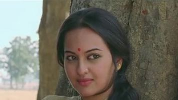 $videos->thumbnail_name trailer