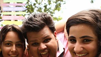 $videos->thumbnail_name trailer