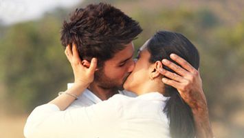 $videos->thumbnail_name trailer